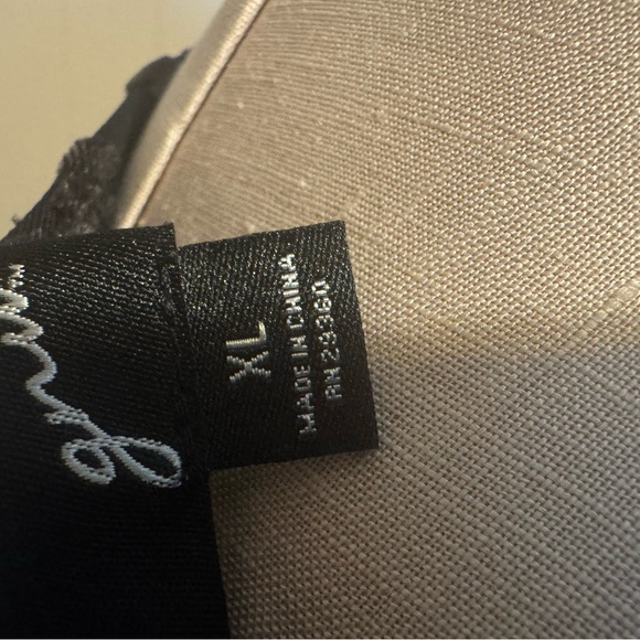 VTG Y2K 90’s GNW Black Velvet Burnout Asymmetrical top with keyhole‎ women XL - Picture 4 of 6